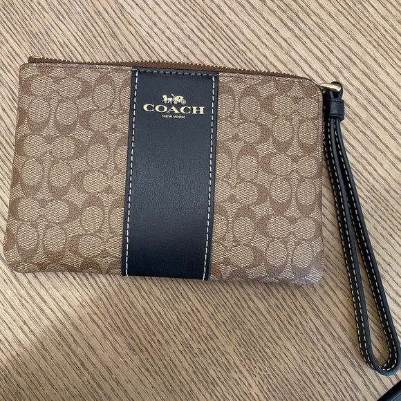 Handbags - Coach Small Wristlet In Signature Canvas